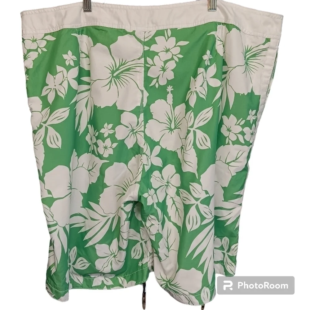 Old Navy Mens pull on green/white Hawaiian floral swim shorts/trunks, size 3XL
